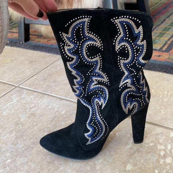 GORGEOUS suede heeled black cowboy boots with studs and blue & silver embroidery - Picture 2 of 6